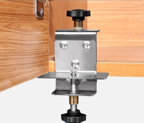 Cabinet Door Mounting Clamp